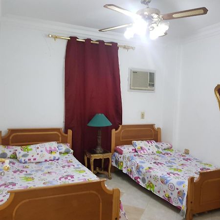 Elegant Apartment In Sheraton Heliopolis Il Il Cairo Esterno foto