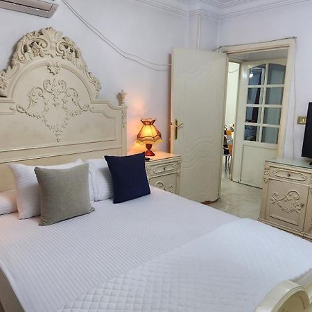 Elegant Apartment In Sheraton Heliopolis Il Il Cairo Esterno foto